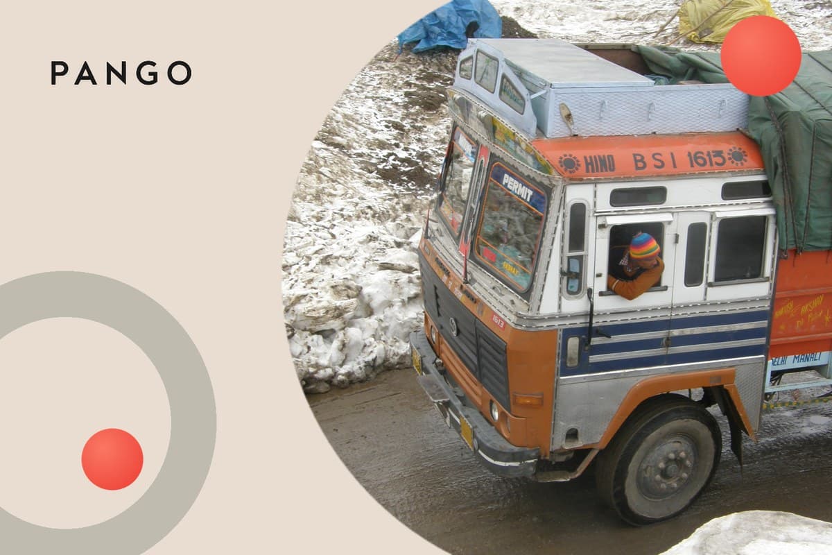 Vehicle Departed Meaning in Hindi: ट्रैकिंग में 'Vehicle Departed' का हिंदी में मतलब, इसके बाद क्या आता है, कितना समय लगता है, और कब पूछताछ करें